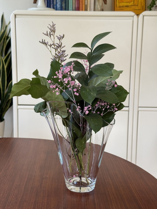 Vintage handkerchief vase, clear glass