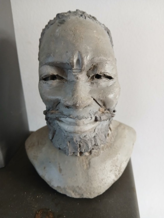 Image 1 of Escultura busto de arcilla