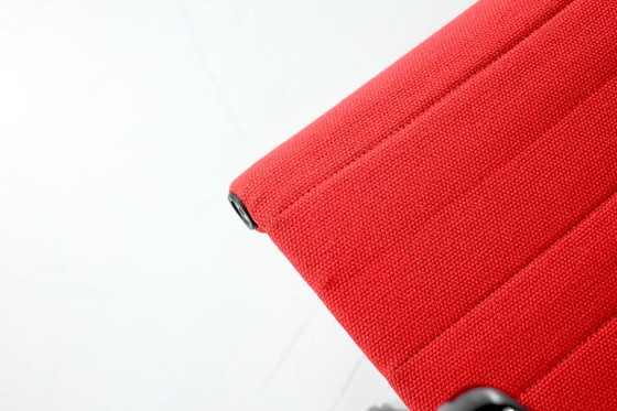 Image 1 of Poltrona "EA 117" di Charles Ray Eames per ICF USA 1969.