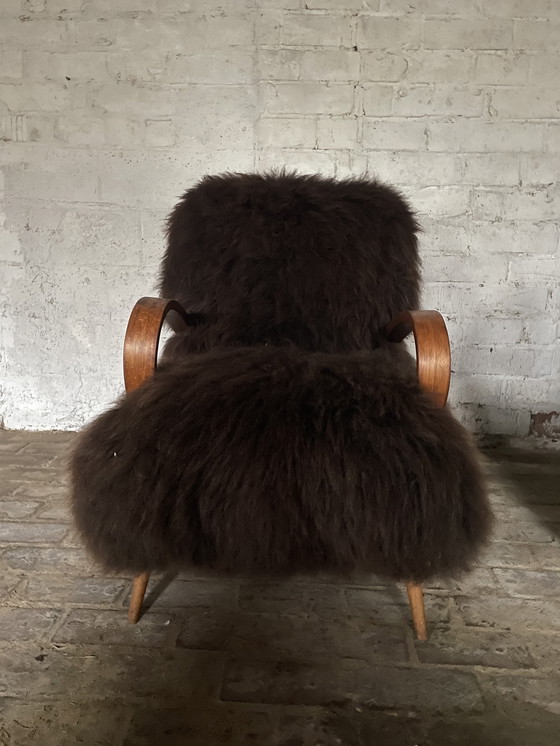 Image 1 of Cocktail lounge upholstered in Icelandic sheepskin