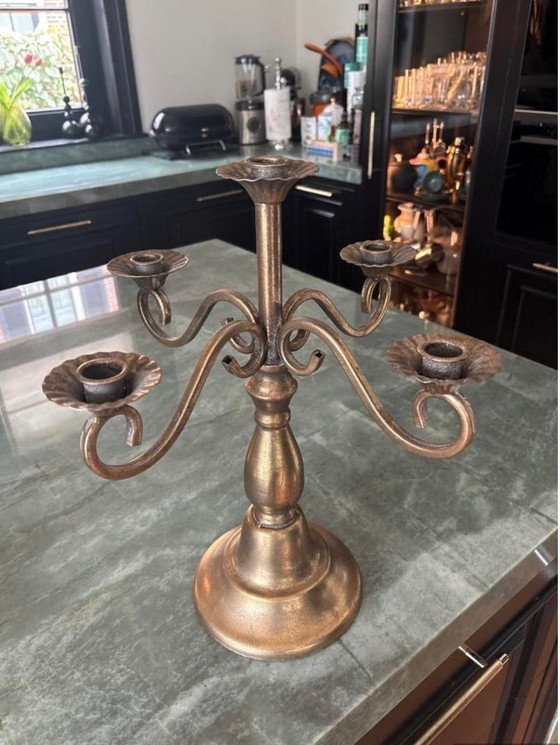 Image 1 of Ensemble de chandeliers anciens en laiton à cinq bras