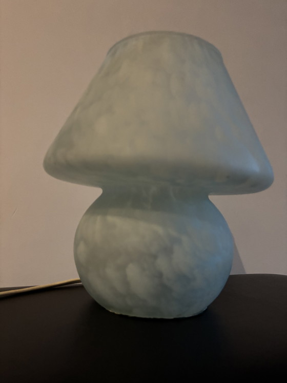 Image 1 of Lampe vintage « champignon » en verre marbré bleu clair