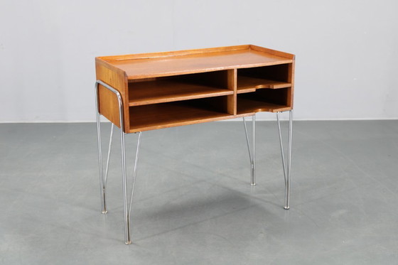 Image 1 of 1960er Jahre Dänischer Teak Regalschrank mit verchromten Beinen