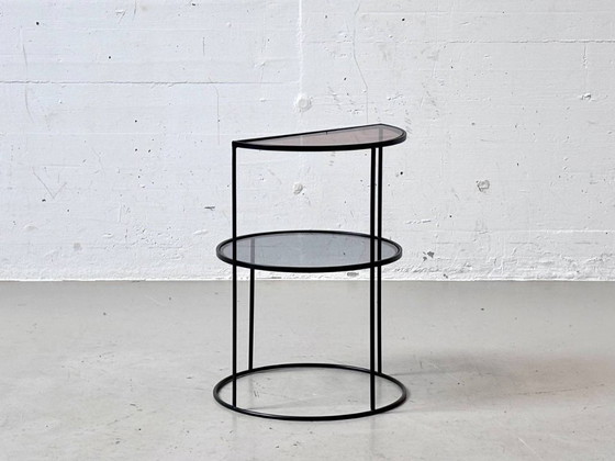 Table d'appoint sculpturale en métal noir et verre fumé – Tables basses, Glass (photo 16 of 18)