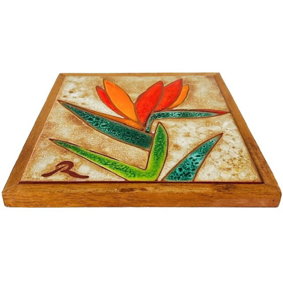 Image 1 of Sottobicchiere vintage in piastrelle Vallauris, decorazione murale Strelitzia di Raymonde Leduc, anni '60.