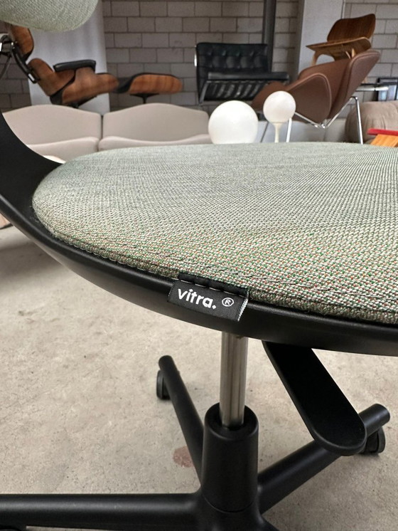 Image 1 of Sedia operativa Vitra Rookie (rosa o verde, altre disponibili)