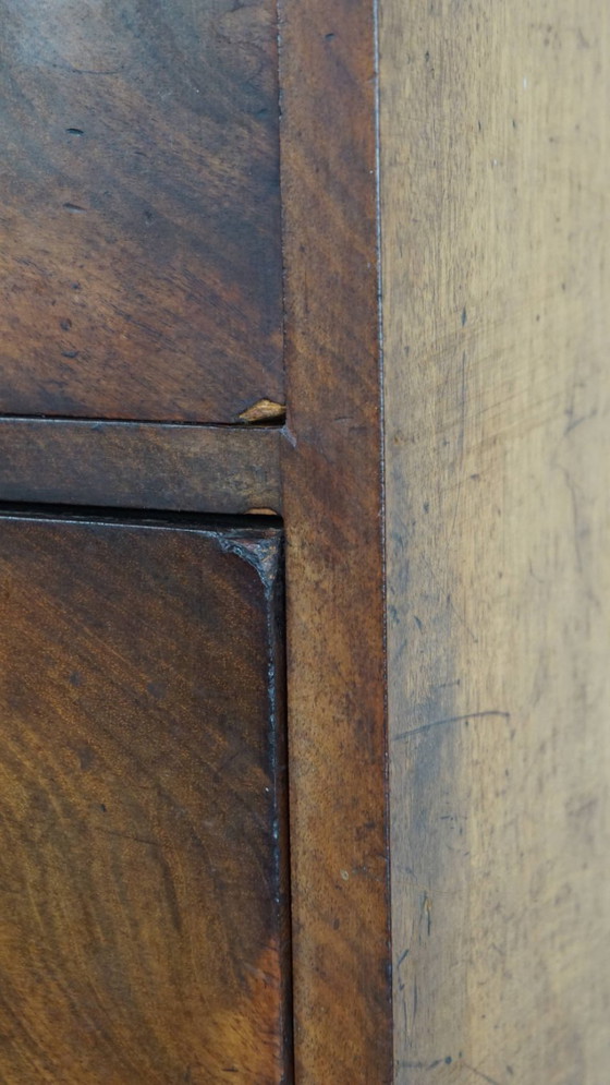 Image 1 of Gran cómoda antigua inglesa doble de principios del siglo XIX con 5 cajones.