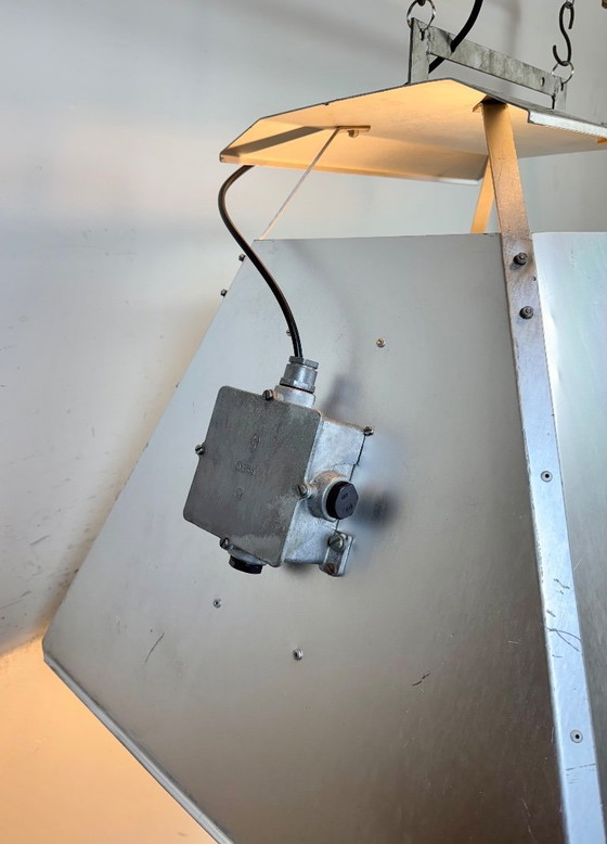 Image 1 of Grande lampada a sospensione industriale in argento di Elektrosvit, anni '70