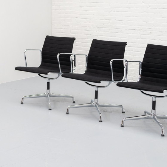 Image 1 of Eames EA 108 Stuhl Vitra 90er Jahre