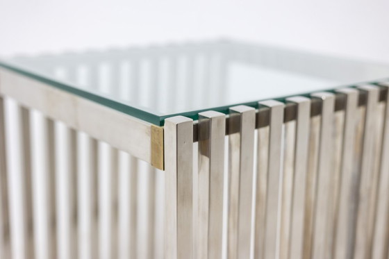 Image 1 of Coppia di tavolini o comodini in metallo cromato. Anni '70.