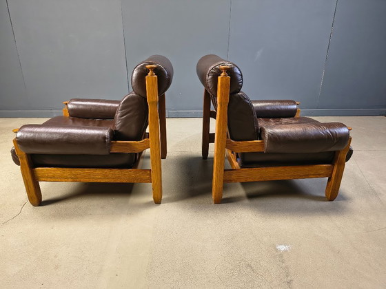 Image 1 of Poltrone vintage rustiche in pelle marrone e rovere, anni '60 - set di 2