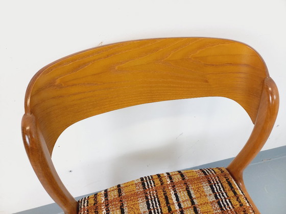 Image 1 of Sedia a slitta vintage del marchio Baumann, in legno e tessuto di lana, risalente agli anni '70.