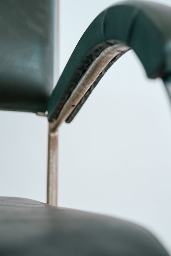 Image 1 of Bauhaus-cantileverbank uit de jaren 30 in buisvormig staal, modern design.