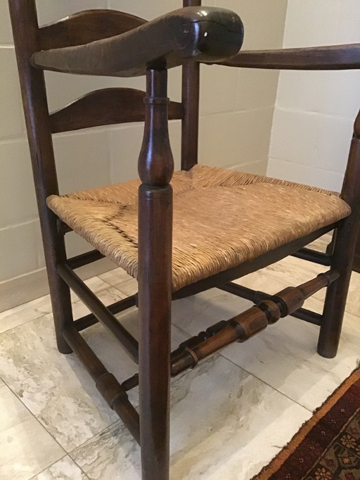 chaise en bois antique