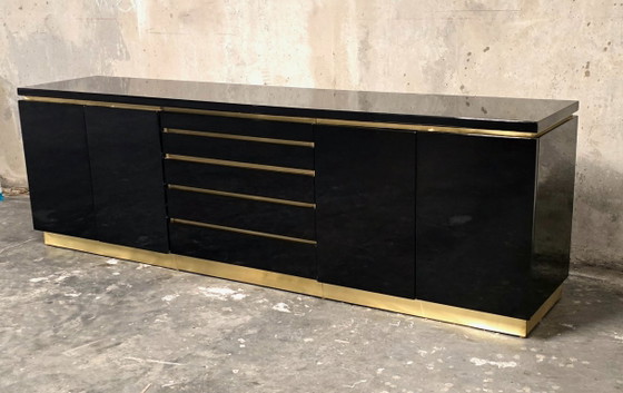Jean-Claude Mahey per Maison Romeo Paris — Credenza in lacca nera e ottone, anni '70 – Credenze alte, Wood (photo 6 of 14)