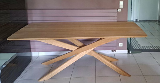 table à manger ethnique en forme de radeau
