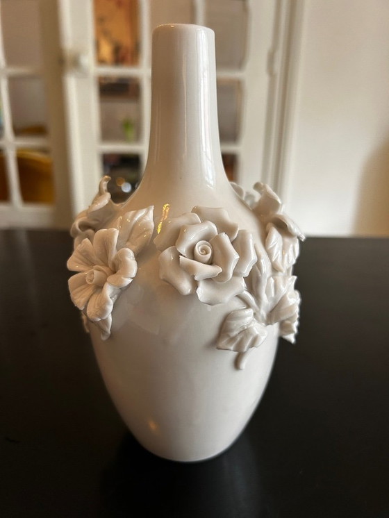 Image 1 of vase en céramique avec applications de fleurs