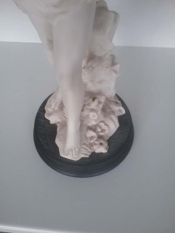 Image 1 of Jongen met bloemen 