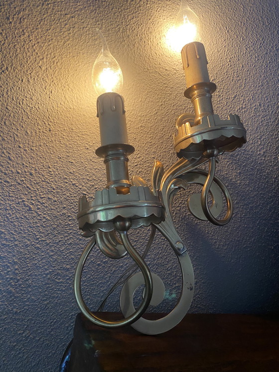 Image 1 of Lampada da parete a forma di giglio in oro antico con candela