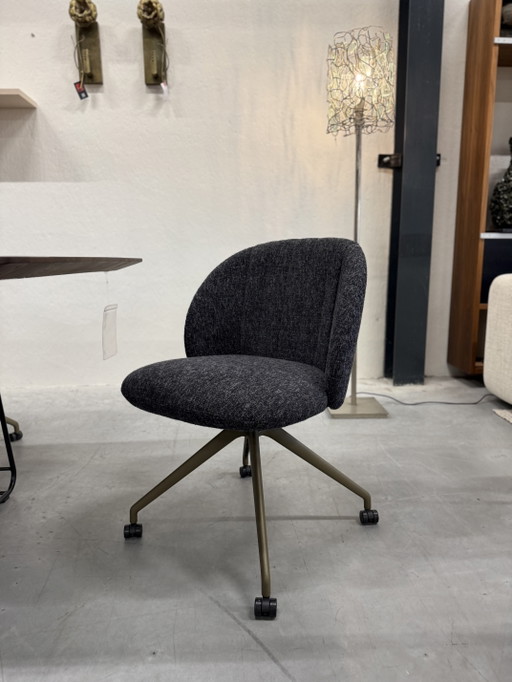 4 Leolux Baani Twist Esszimmerstühle, Stoffbezug Moos