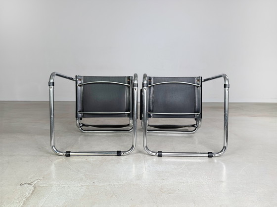 Image 1 of Juego de 2 sillas voladizas B34 de Marcel Breuer, de piel, atribuidas a Thonet.