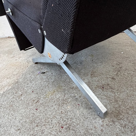 Poltrona Tecno P40 - Struttura in metallo, rivestimento nero – Poltrone, Textile (photo 11 of 13)