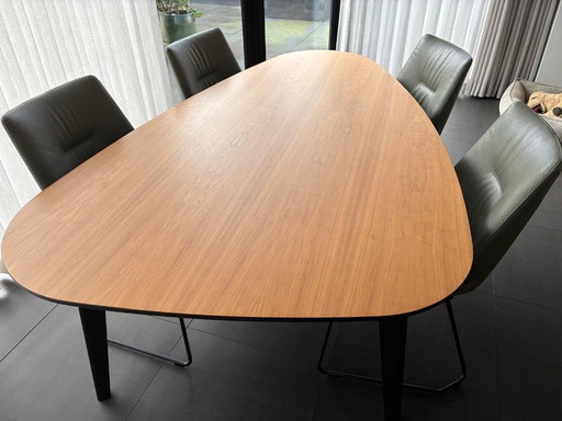 Table de salle à manger Leolux Bondi T02-901