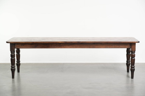 Image 1 of Large antique 19th-century English farmhouse dining table for 8 to 10 people, made of pinewood with a timeless appearance.