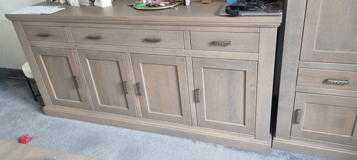 Buffet, table basse et table avec chaises à vendre !