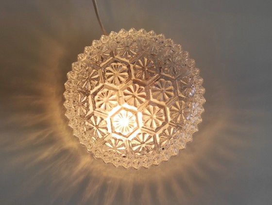 Image 1 of Lampada da soffitto o da parete con decorazioni floreali in vetro stampato - anni '70