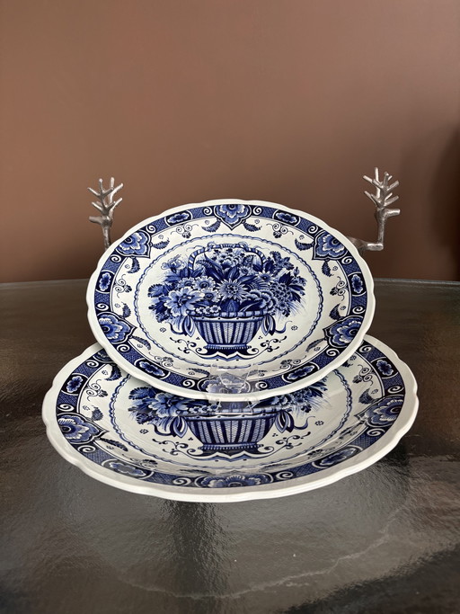 Set aus 2 großen Delfter-blauen Dekortellern (BOCH 40 cm), ca. 1930–1960