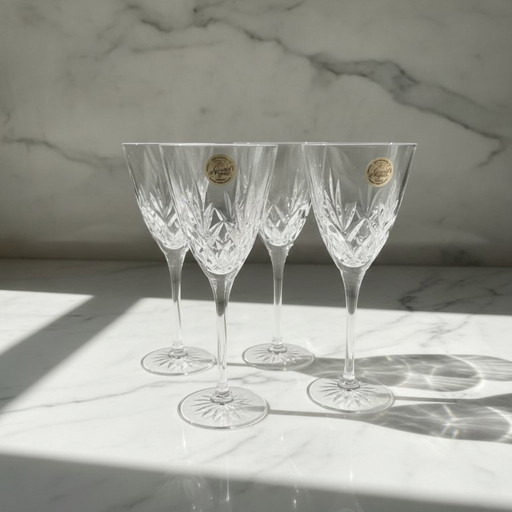 Elegante set di 4 calici da vino in cristallo Cristal d'Arques William con un motivo scintillante a taglio di diamante.