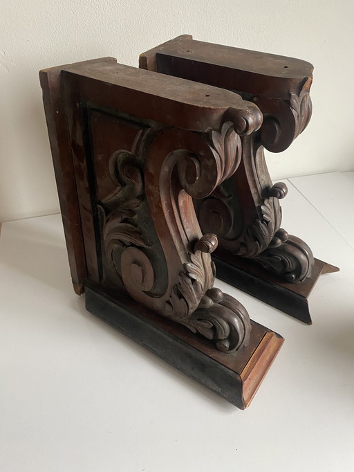 George II-stijl mahoniehouten wandconsoles (Engels, circa 1750).