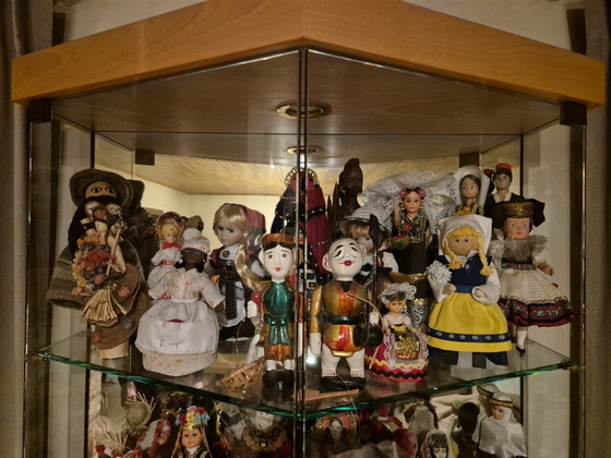 Colección de muñecas con trajes tradicionales – Objetos decorativos, Other (photo 5 of 5)