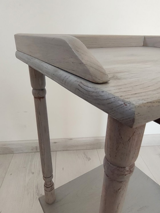 Image 1 of Tavolino laterale in legno massello