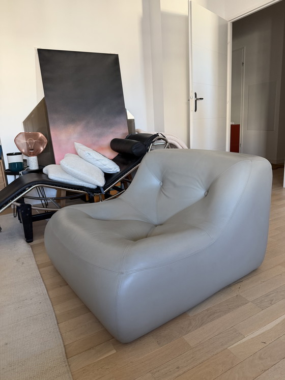 Image 1 of Ligne Roset Kali fauteuil in grijs leer
