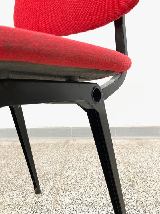 Image 1 of 4 sedie da pranzo Friso Kramer 'Revolt' dal design vintage + tavolo