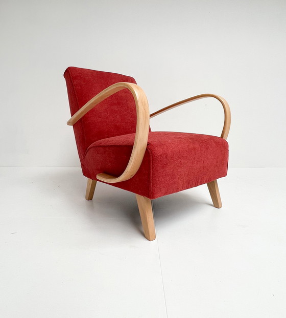 Image 1 of Fauteuil Jindrich Halabala remis à neuf, années 1950
