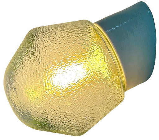 Vintage-Wandleuchte aus weißem Porzellan, 1970er Jahre