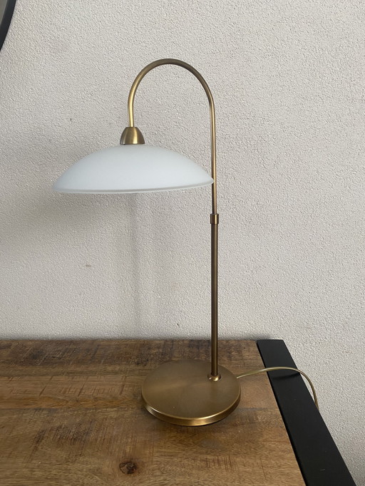 Steinhauer Sovereign dimmable table lamp with milky white shade