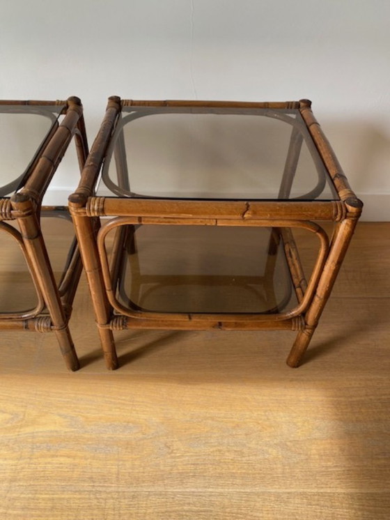 Image 1 of Tavolini laterali vintage in rattan (2) vetro fumé