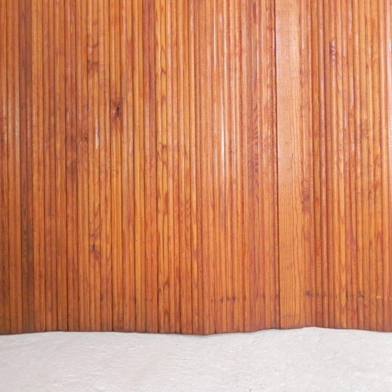 Image 1 of Separador de ambientes S.N.S.A. con listones de pino estilo Baumann, década de 1950.