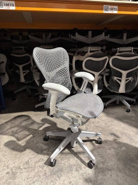 Image 1 of Mirra 2 Full Options Grigio/bianco (35 pezzi disponibili) Ricondizionato