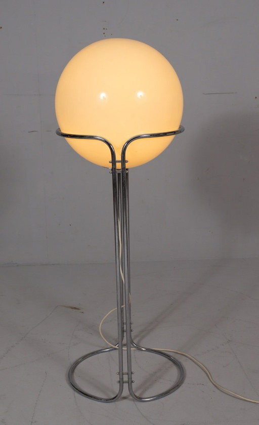Staande lamp/vloerlamp van Atelier Raak, 'Kogellampe', jaren 1970