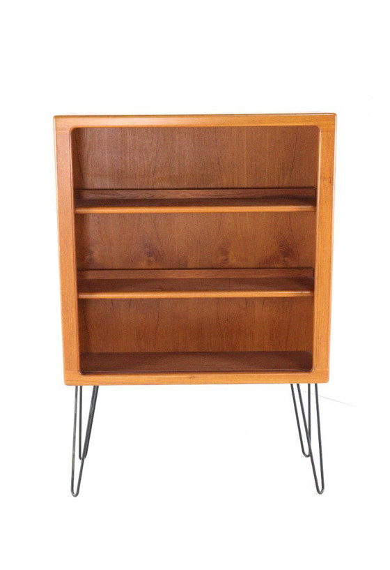 Image 1 of Dyrlund vitrinekast vintage Deens design