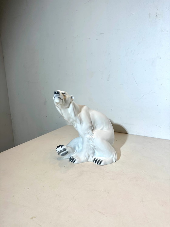 Escultura de oso polar de porcelana (photo 2 of 4)