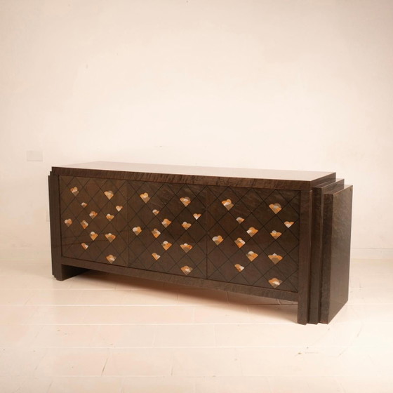 Luciano Frigerio Postmodernes Sideboard aus Maserholz und Perlmutt 1980 – Glass (photo 22 of 23)