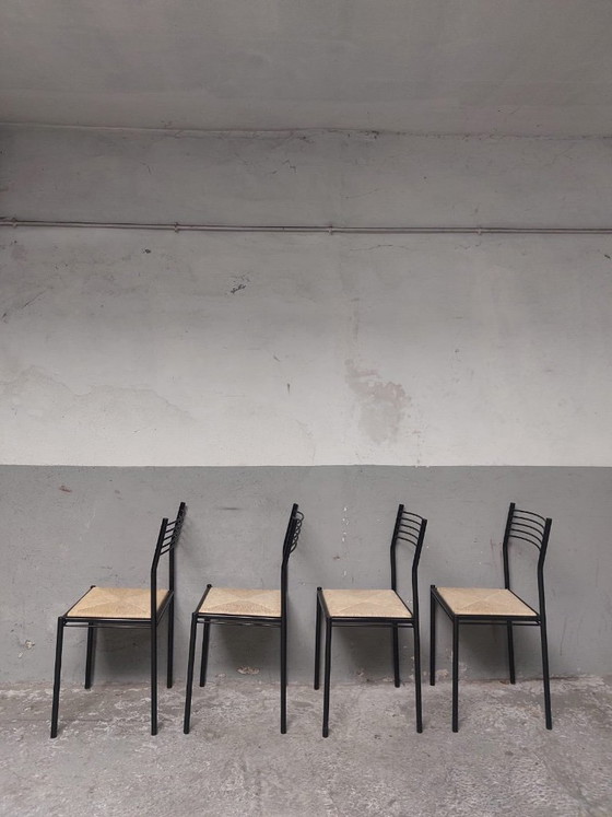 Image 1 of 4 chaises en métal avec assises en osier