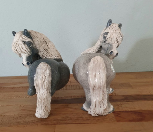Dos figuritas de ponis Shetland de cerámica Nguni Cheval procedentes de Sudáfrica. – decoratieve objecten (photo 2 of 6)