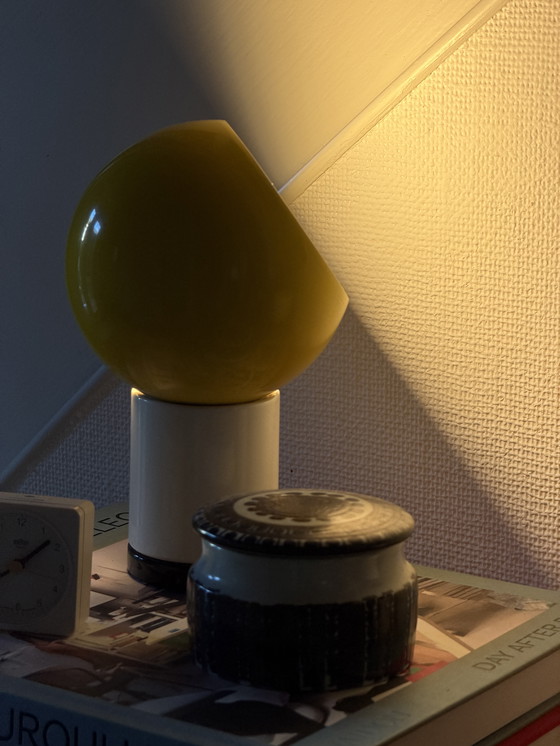 Image 1 of Lámpara de mesa Valenti Toy diseñada por Gaetano Sciolari para Artemide & Flos